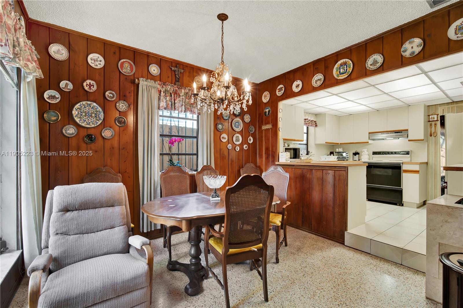 PORTER MANOR - Residential