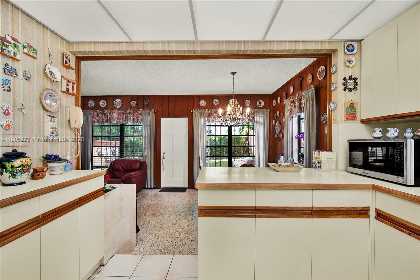 PORTER MANOR - Residential