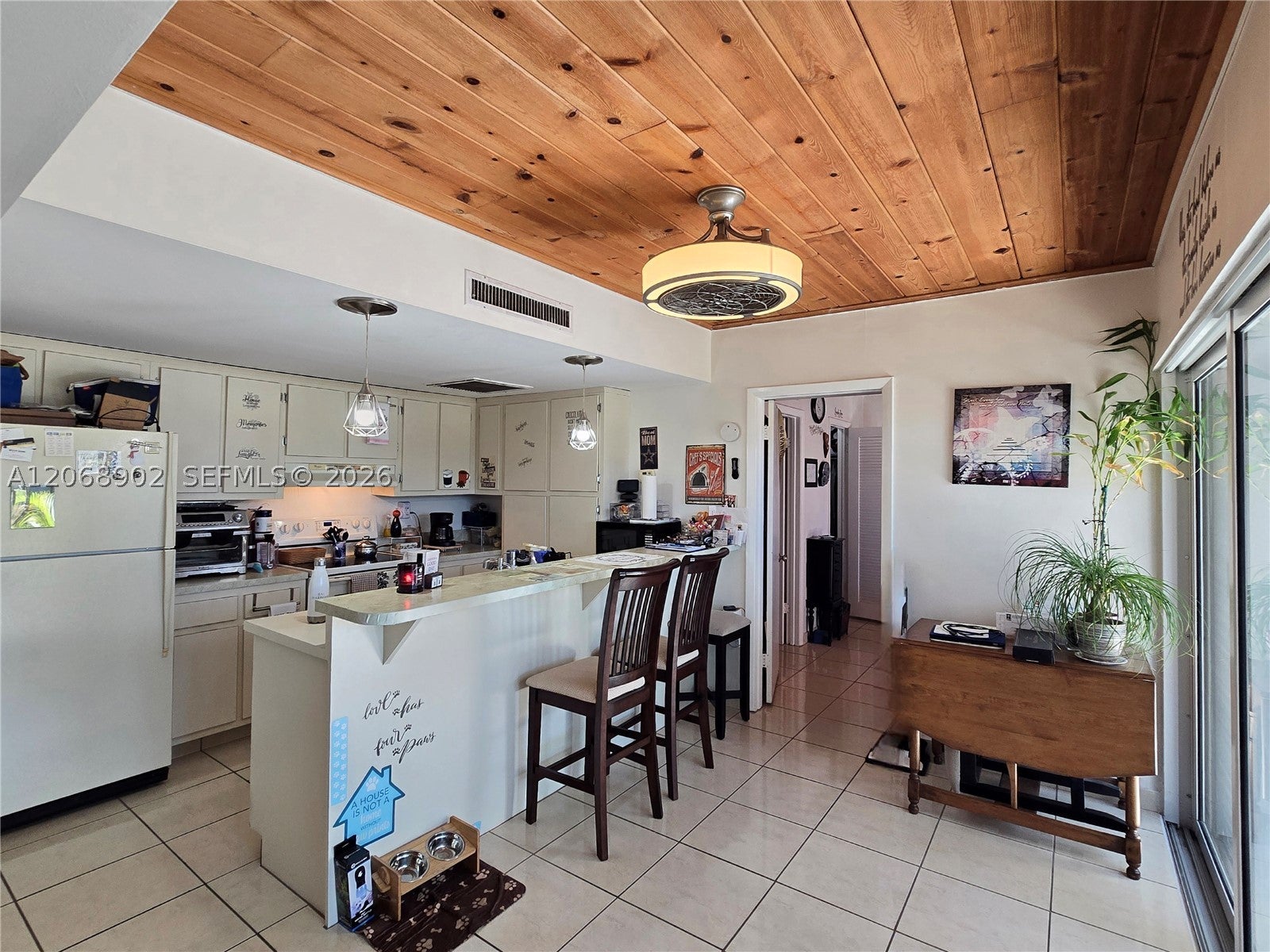 16330 Oak Walk