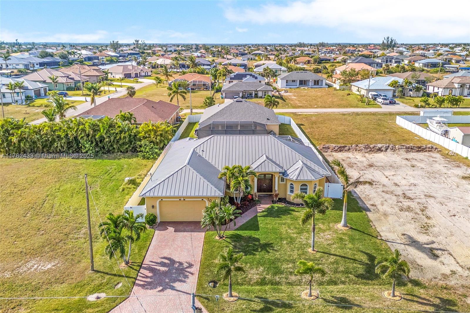 CAPE CORAL - Residential