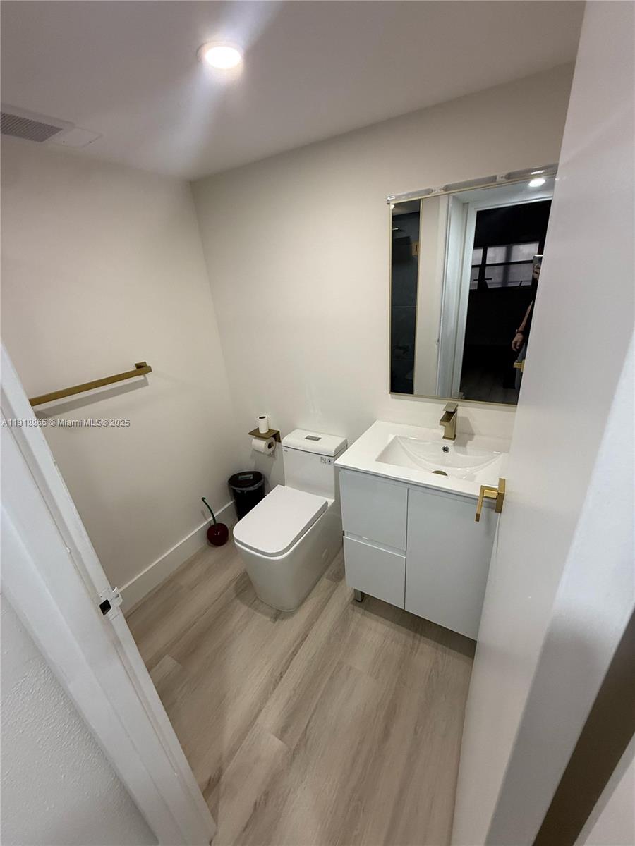 KINGS POINT MONACO CONDOS - Residential