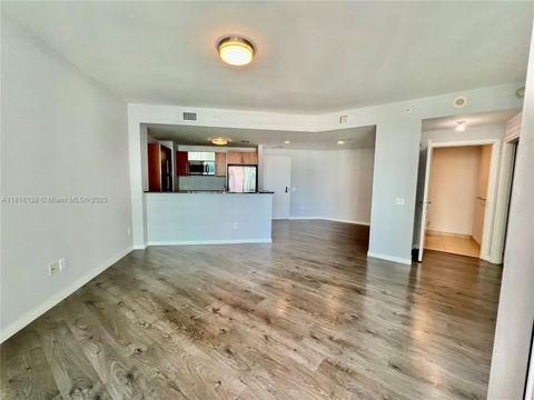 300 S Biscayne Blvd 2705 Miami FL 33131