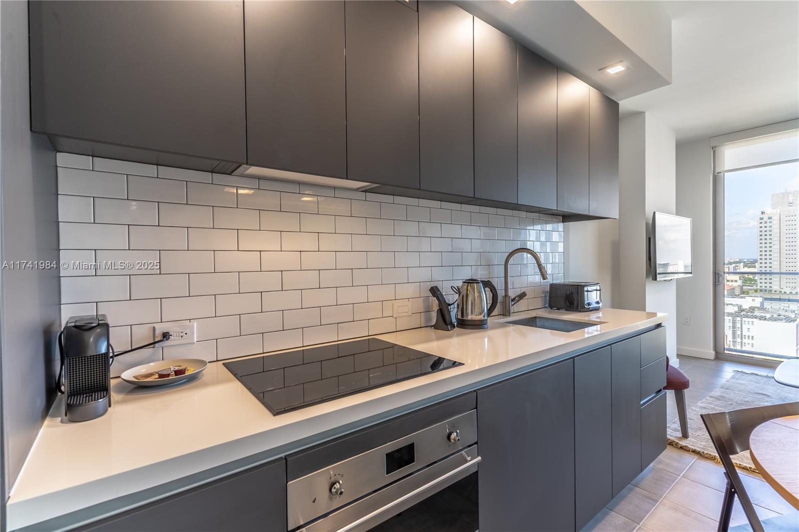 227 NE 2nd St 2304