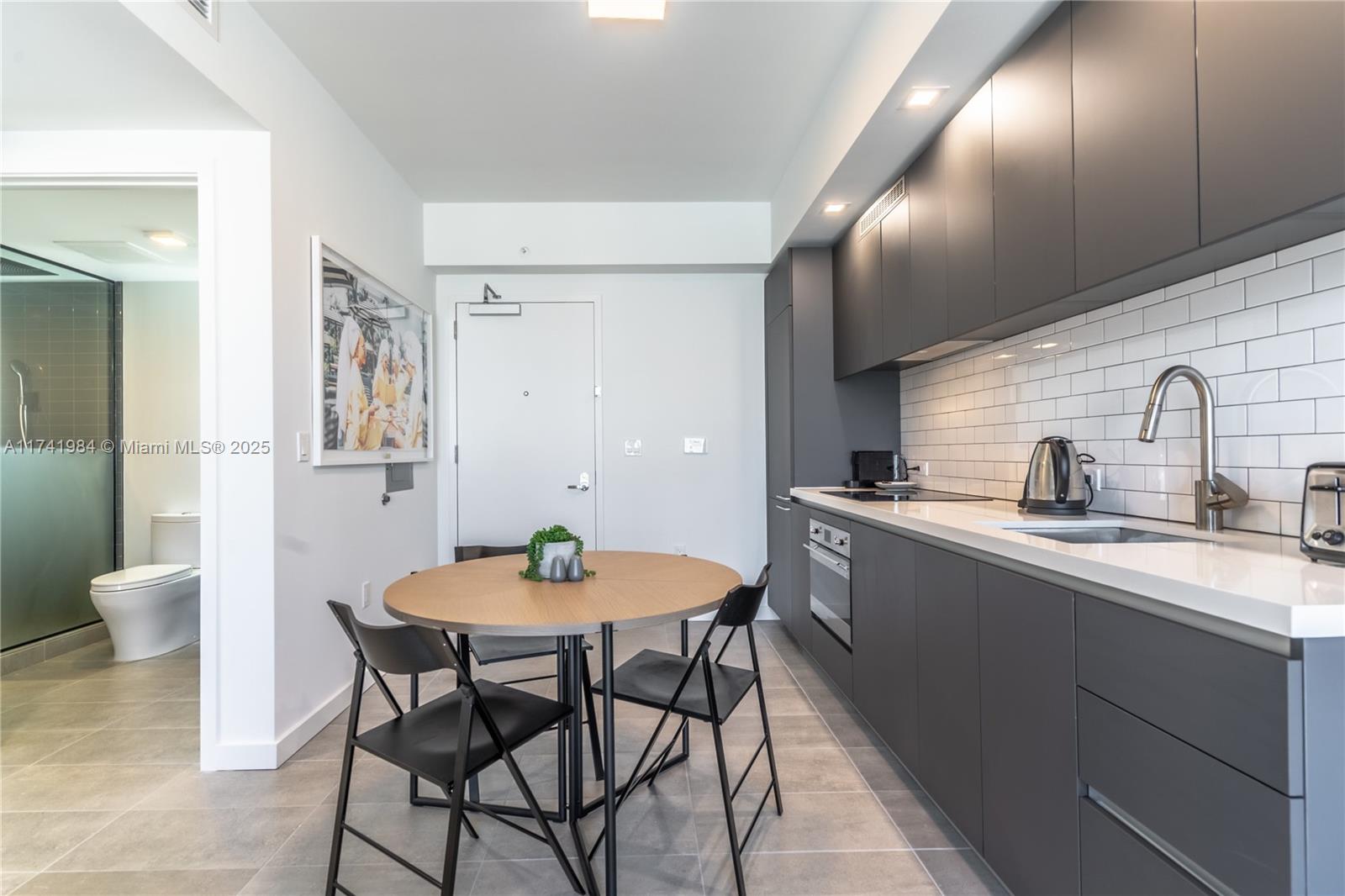 227 NE 2nd St 2304