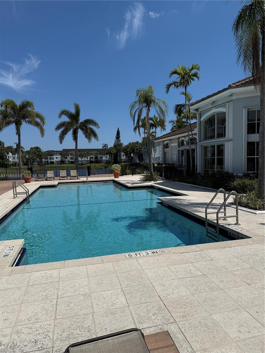 LA VIA CONDO - Residential