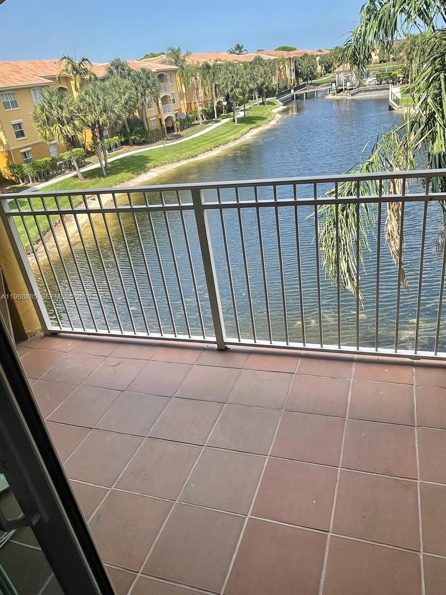 LA VIA CONDO - Residential