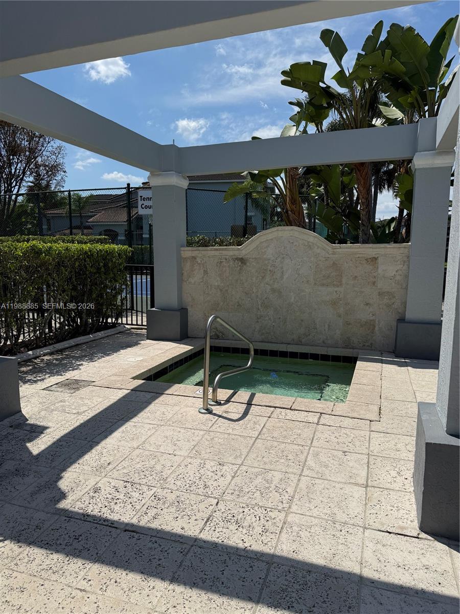 LA VIA CONDO - Residential