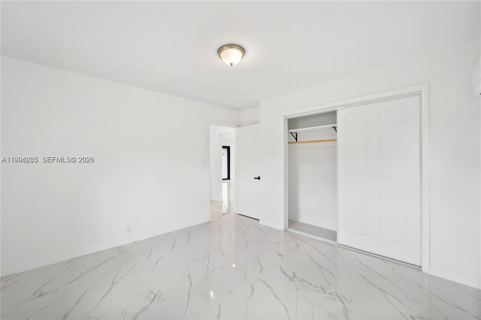 HOLLYWOOD BEACH GARDENS - Residential