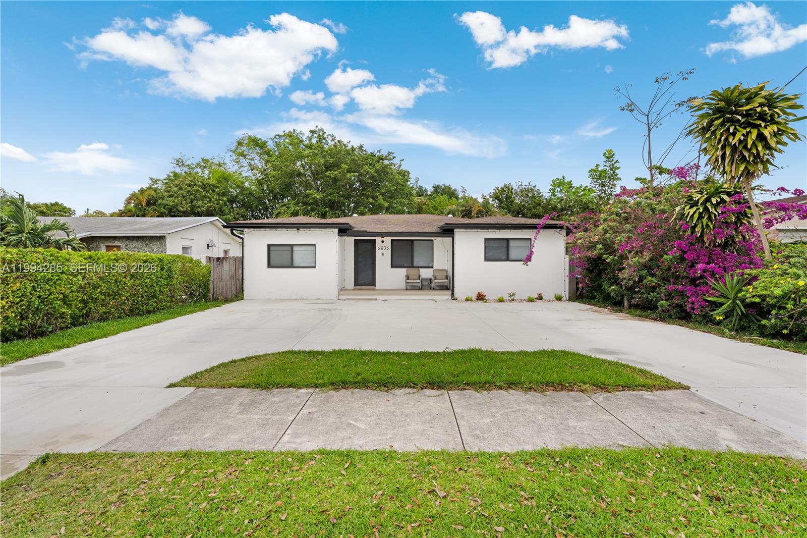 HOLLYWOOD BEACH GARDENS - Residential