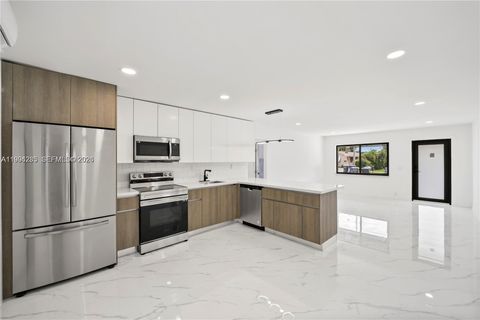 5635 Pierce St Hollywood FL 33021