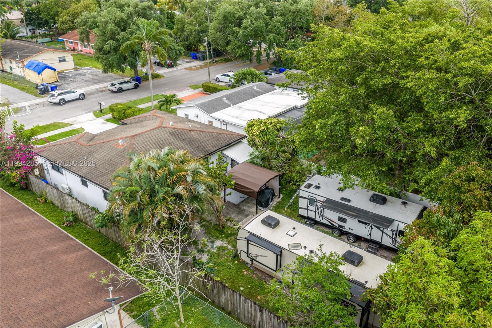 HOLLYWOOD BEACH GARDENS - Residential