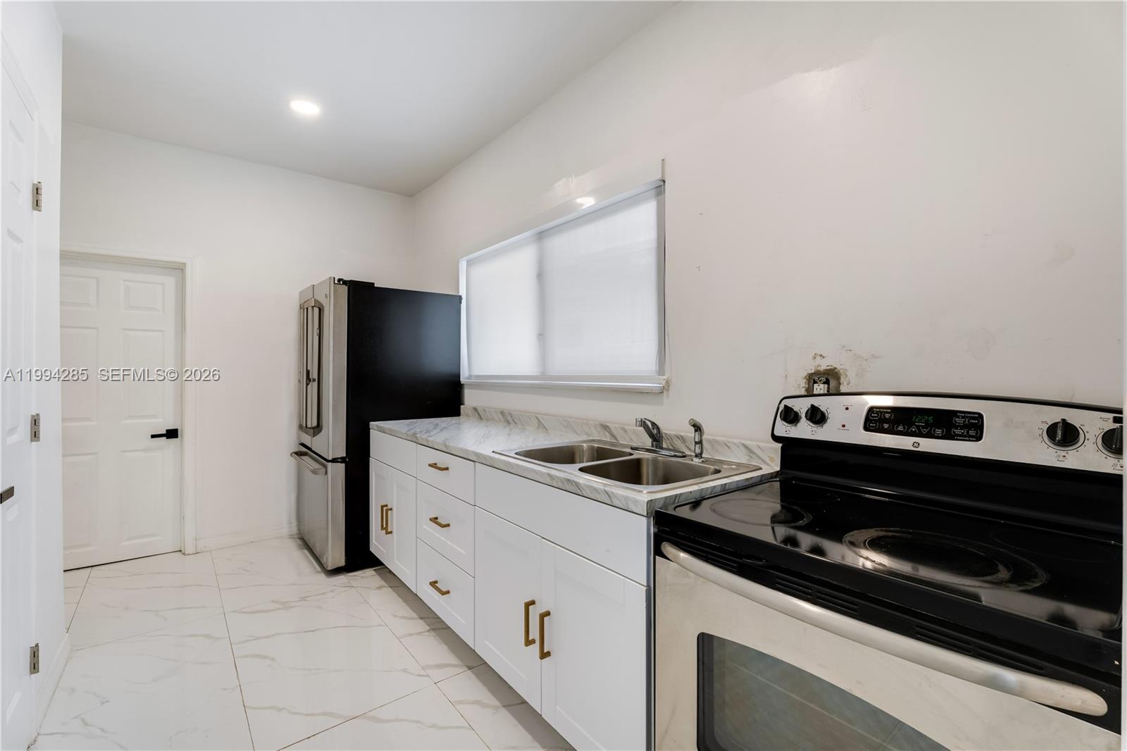 HOLLYWOOD BEACH GARDENS - Residential