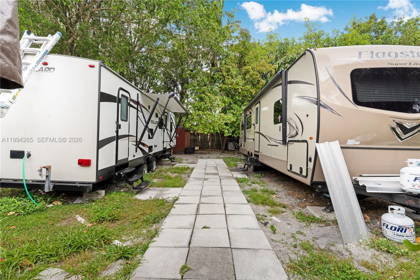 HOLLYWOOD BEACH GARDENS - Residential