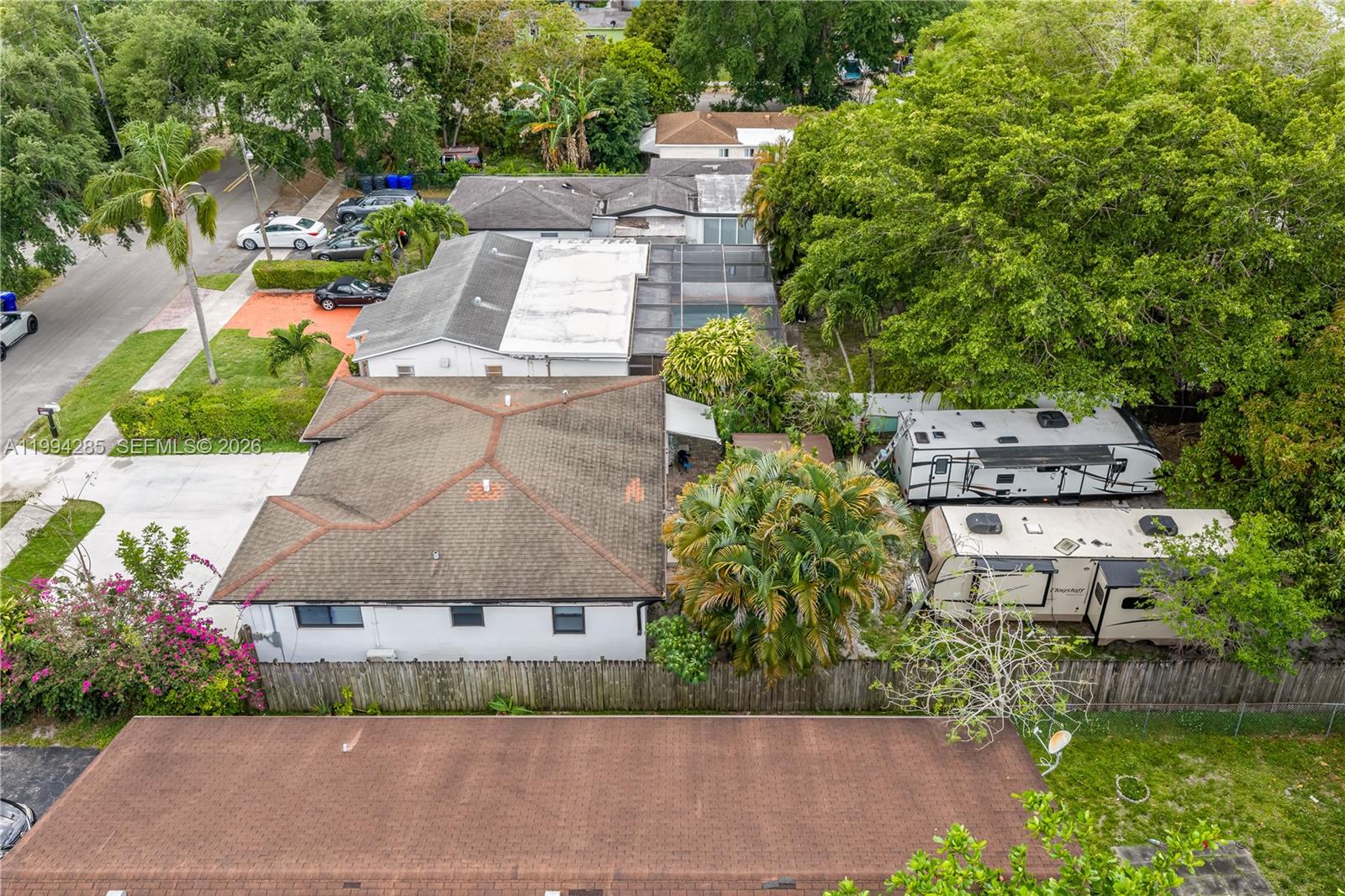 HOLLYWOOD BEACH GARDENS - Residential