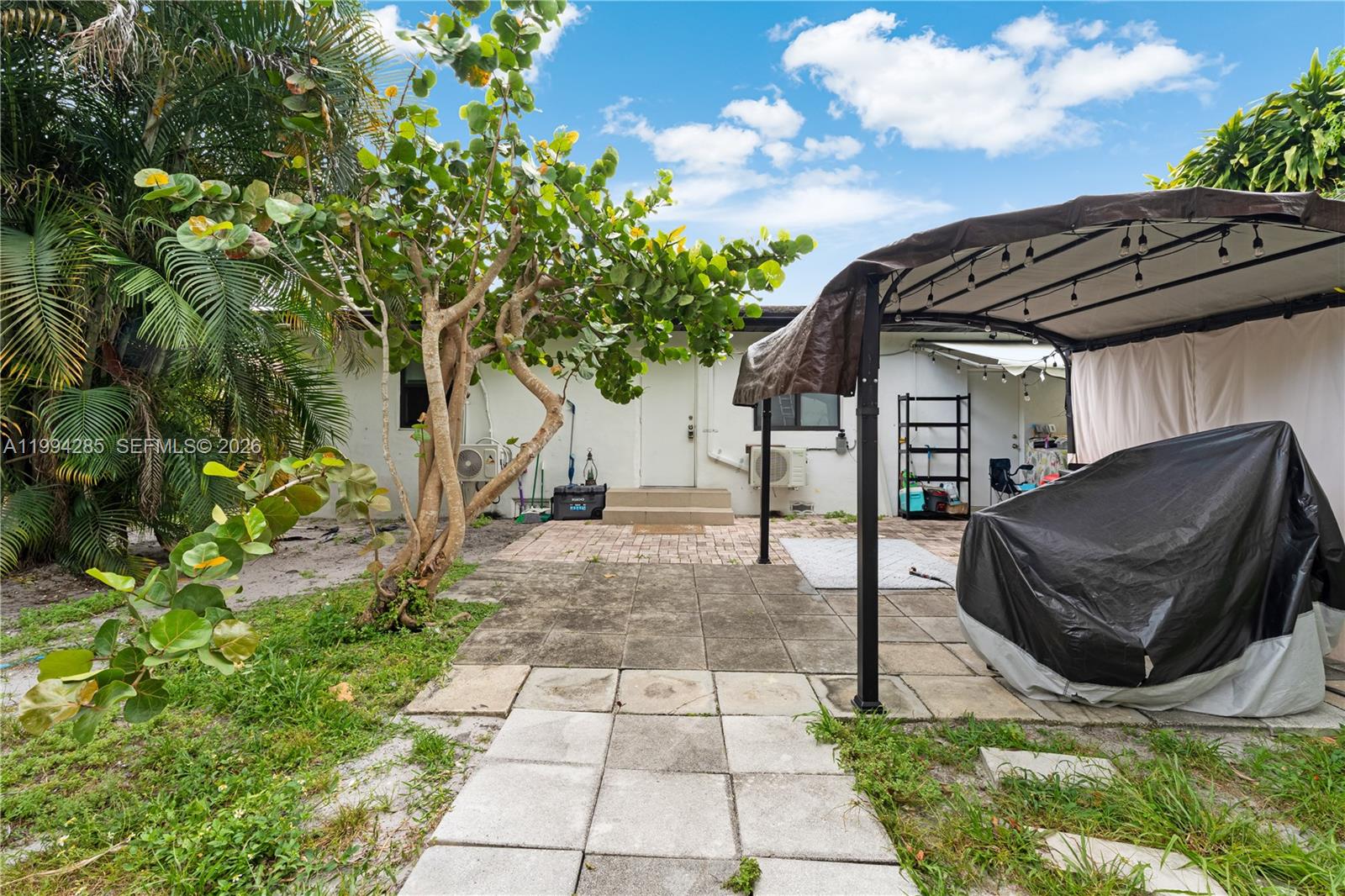 HOLLYWOOD BEACH GARDENS - Residential