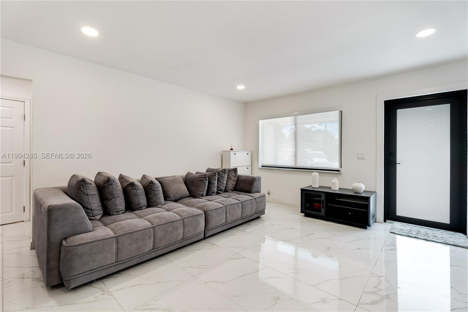 HOLLYWOOD BEACH GARDENS - Residential