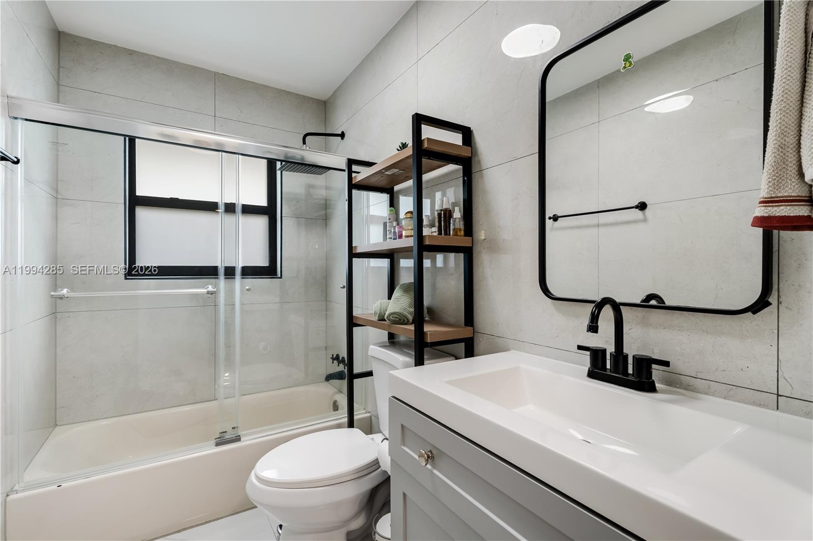 HOLLYWOOD BEACH GARDENS - Residential