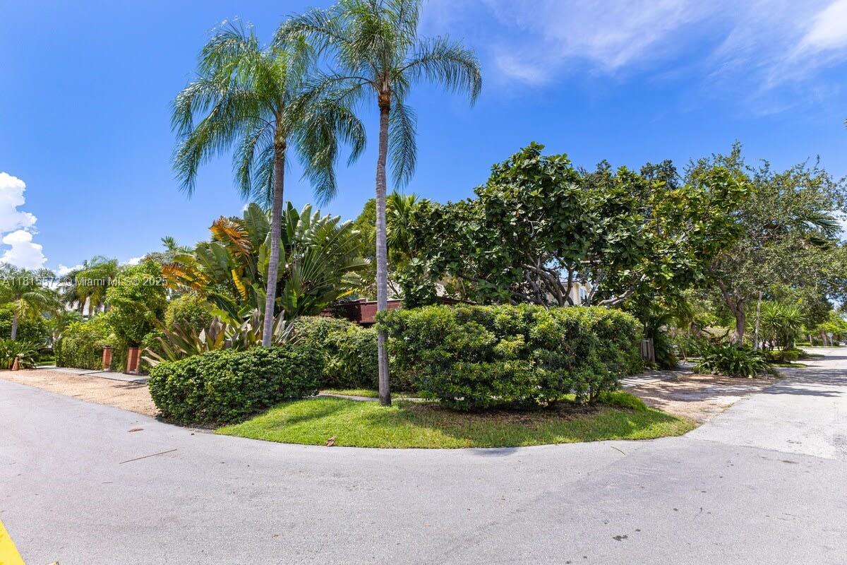 VICTORIA PARK CORR AMEN P - Residential Lease