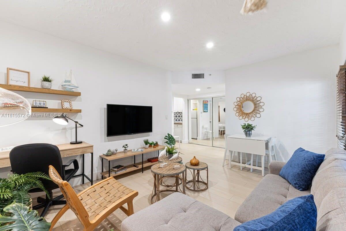 Rental Property at 525 Ne 17th Way 1721, Fort Lauderdale, Broward County, Florida - Bedrooms: 1 
Bathrooms: 1  - $2,800 MO.
