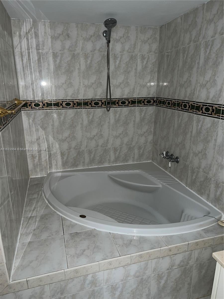 VENETIA CONDO - Residential