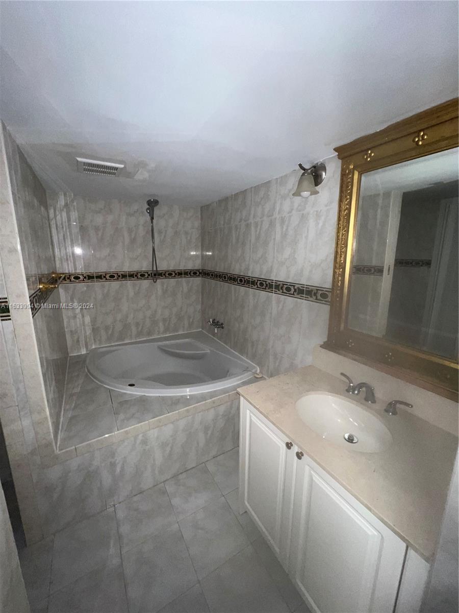 VENETIA CONDO - Residential