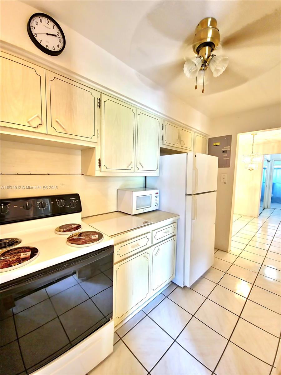 160 NE 8th Ave 11A