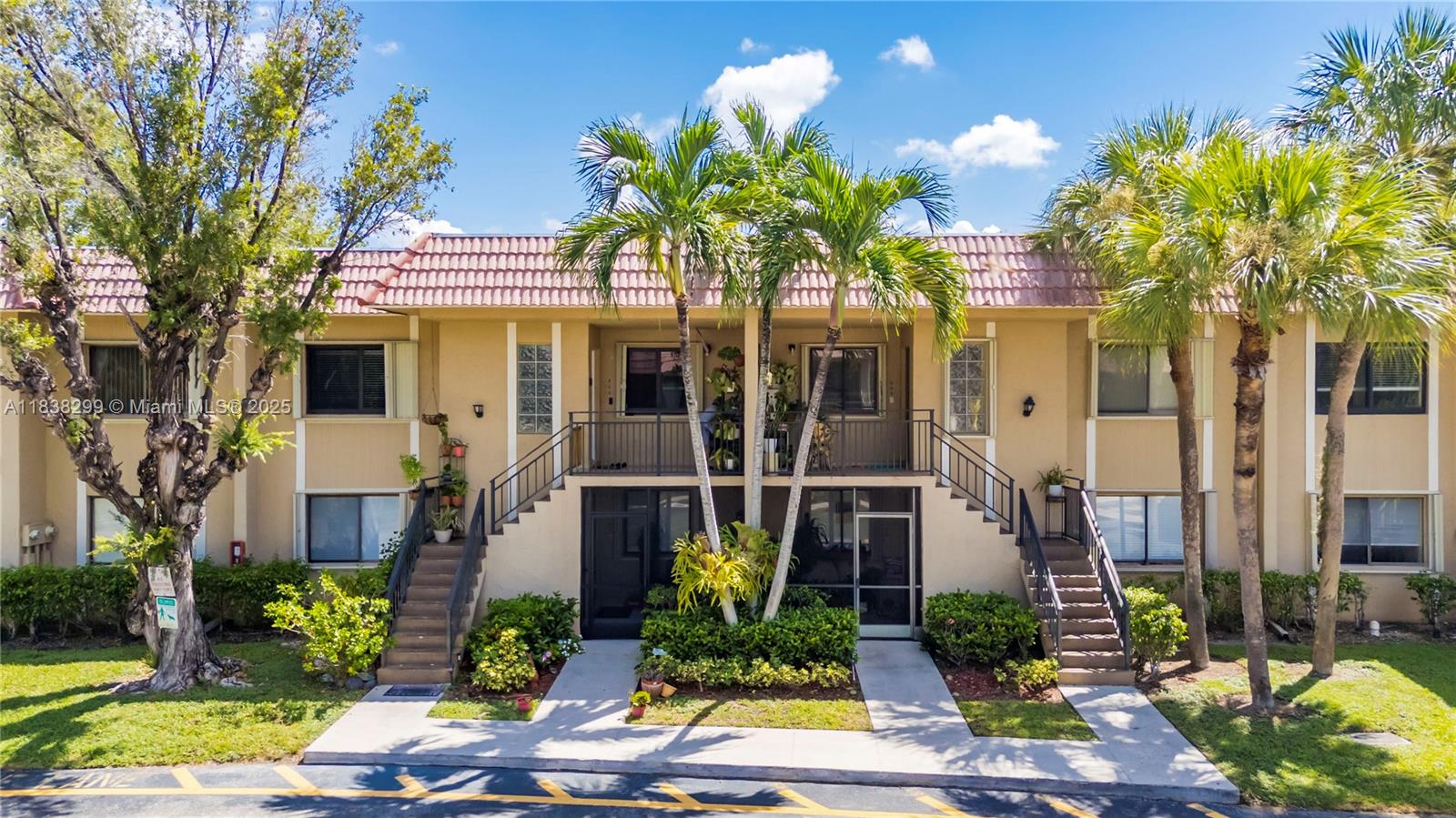 RACQUET CLUB APTS AT BONA - Residential