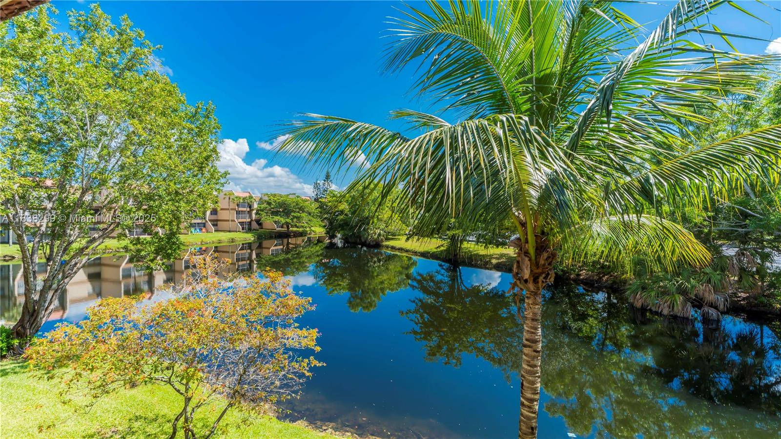 RACQUET CLUB APTS AT BONA - Residential