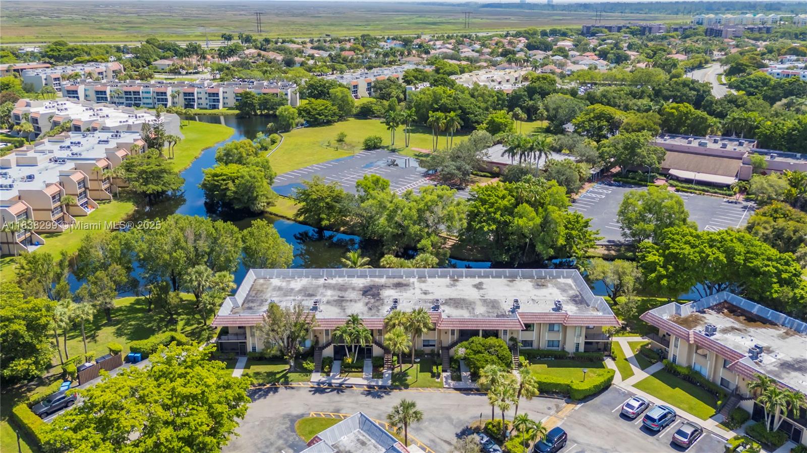 RACQUET CLUB APTS AT BONA - Residential