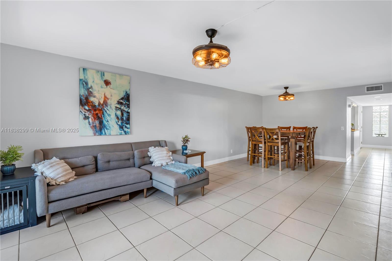 302 Lakeview Dr 202