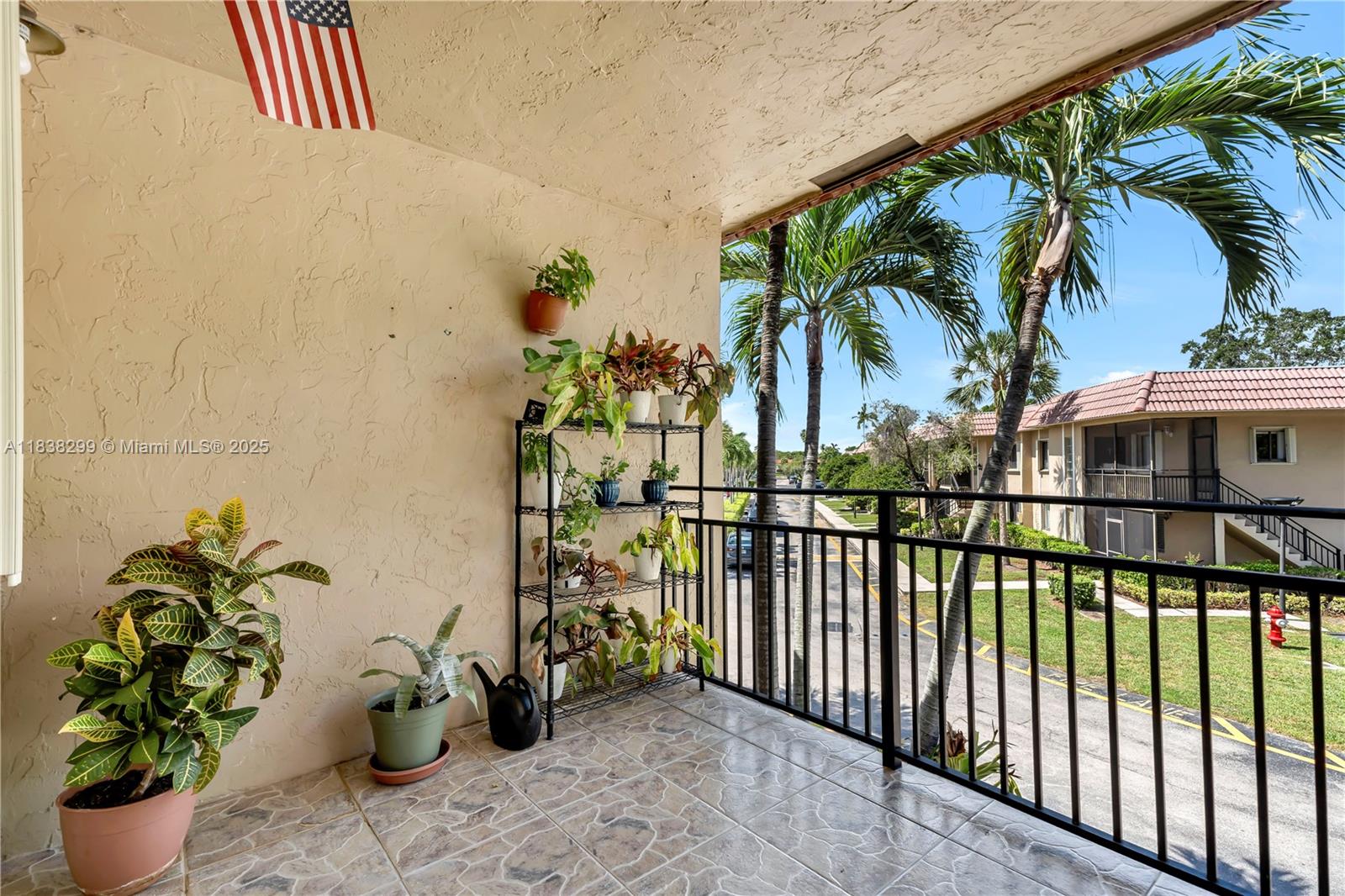 RACQUET CLUB APTS AT BONA - Residential