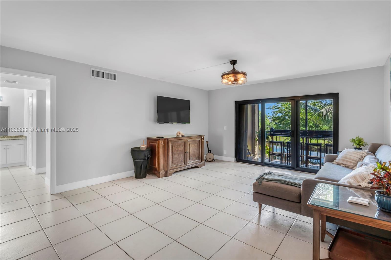 RACQUET CLUB APTS AT BONA - Residential