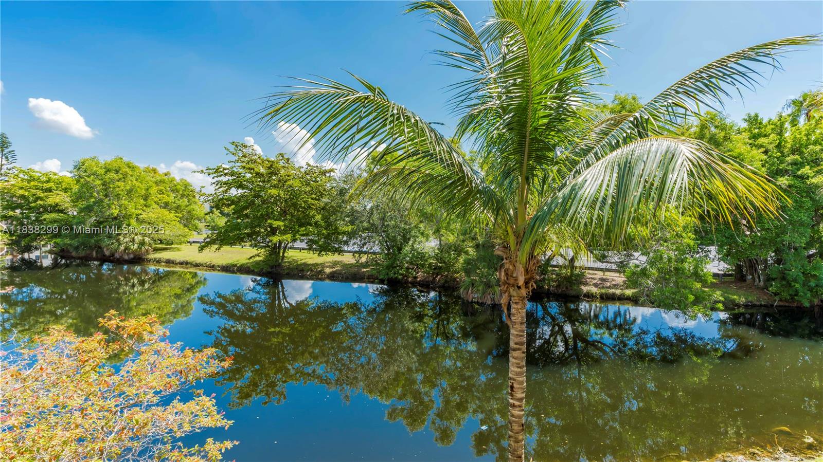 RACQUET CLUB APTS AT BONA - Residential