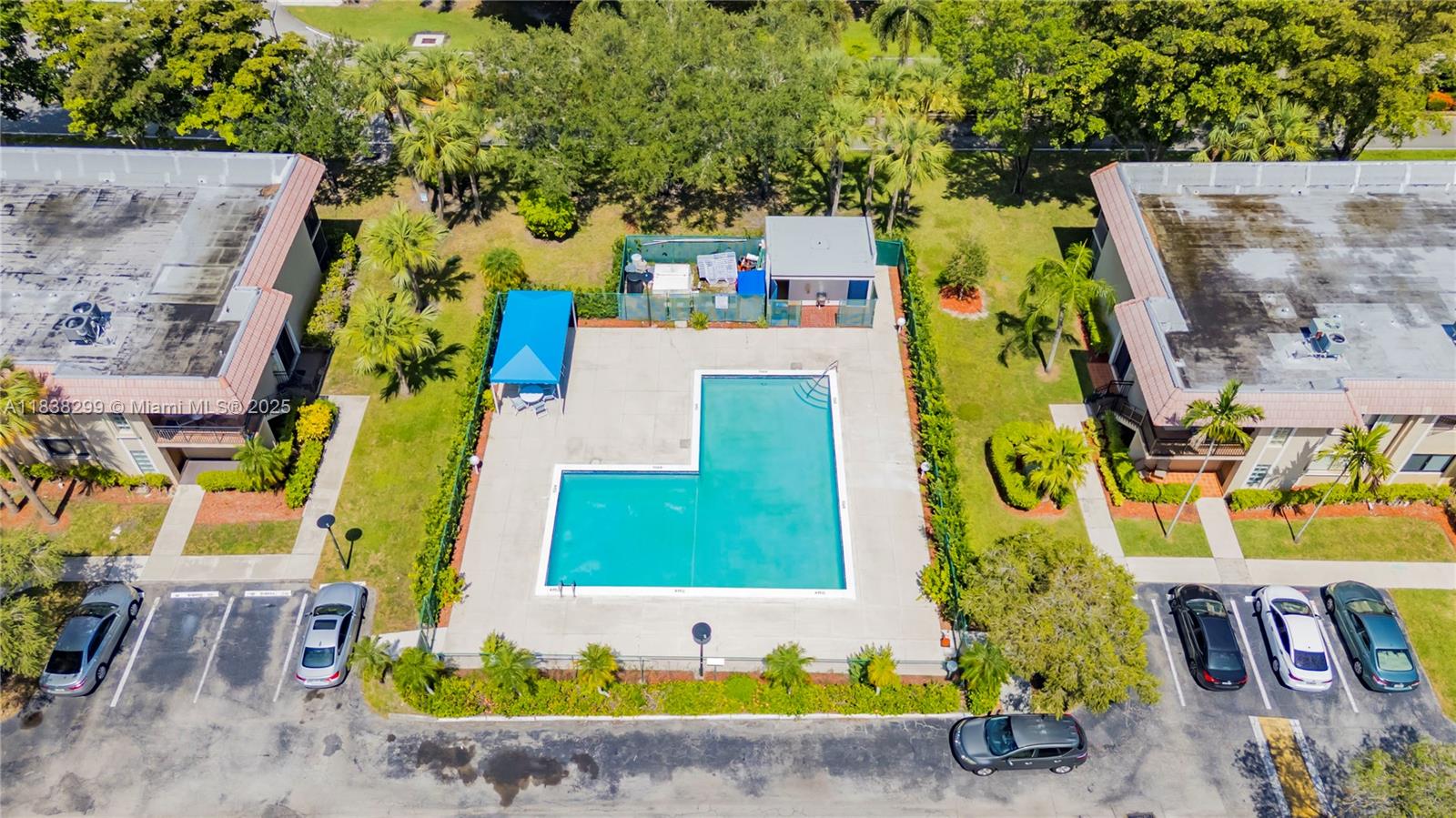 RACQUET CLUB APTS AT BONA - Residential