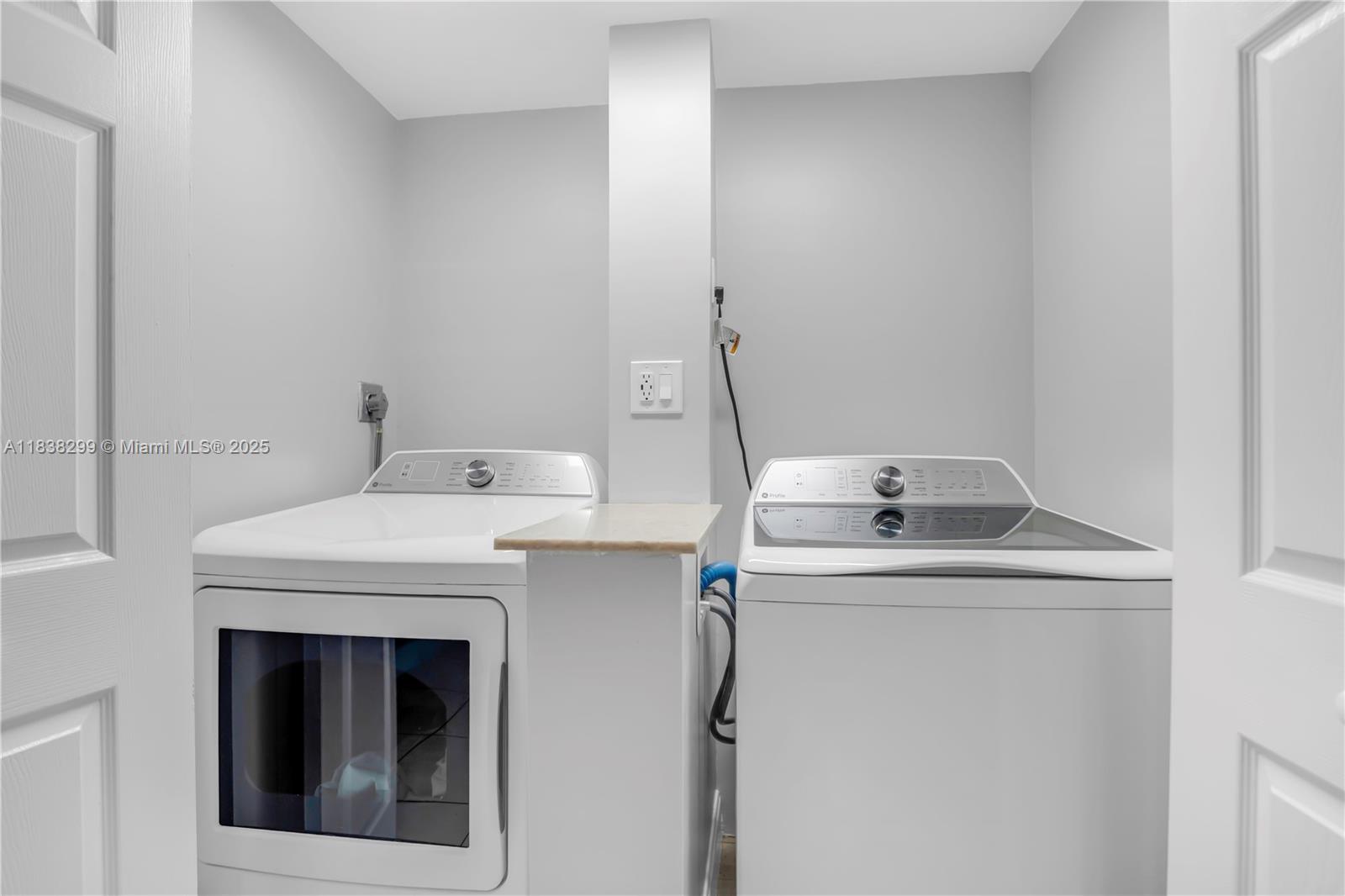 RACQUET CLUB APTS AT BONA - Residential