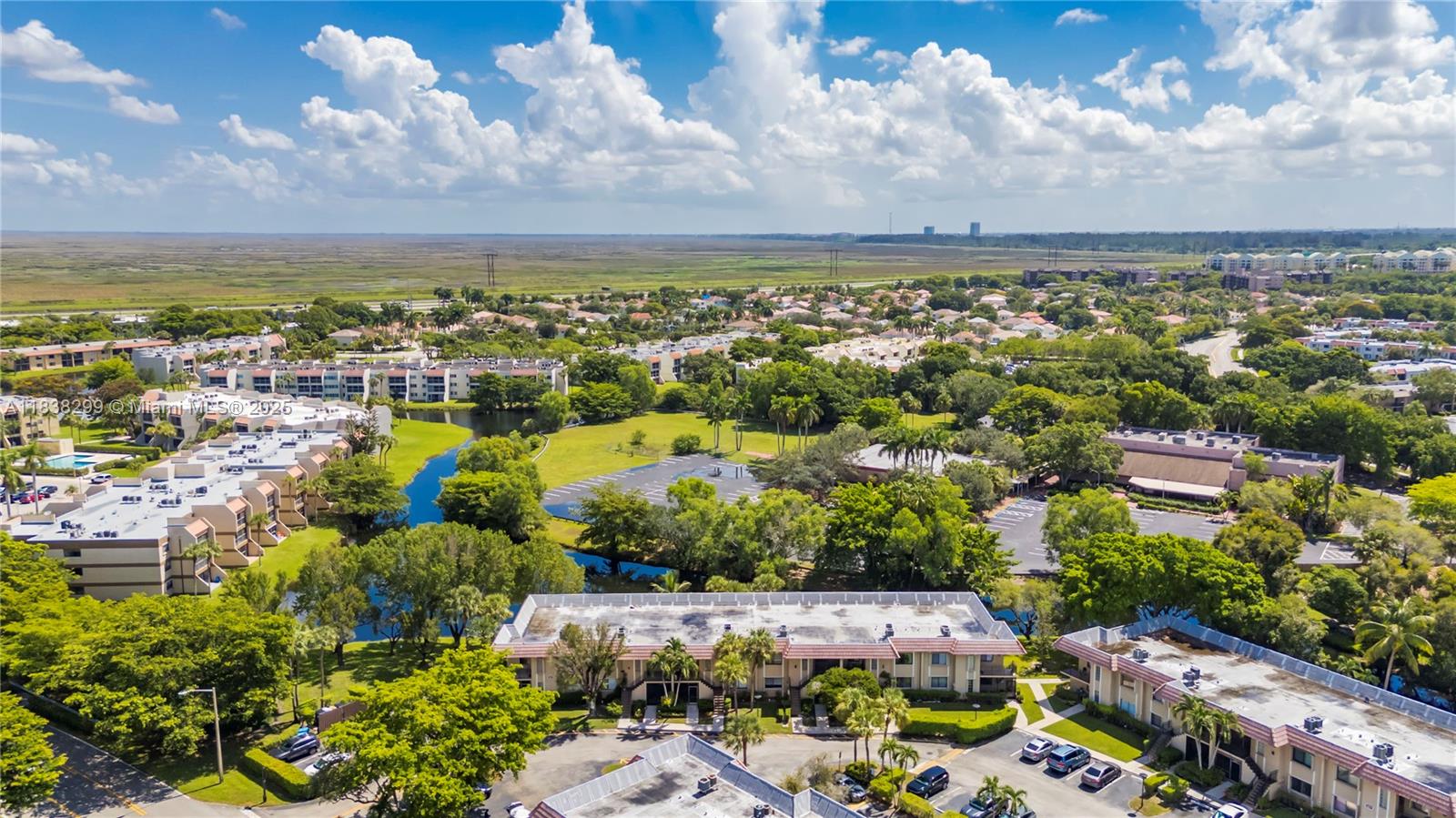 RACQUET CLUB APTS AT BONA - Residential