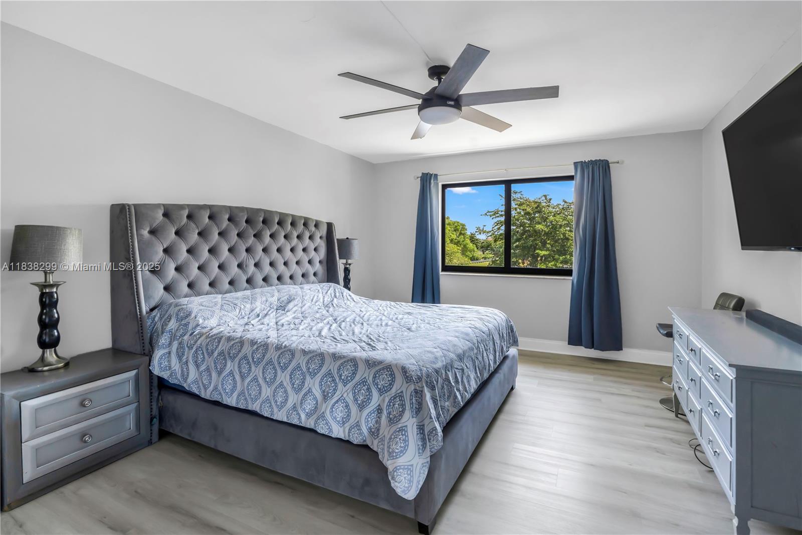 RACQUET CLUB APTS AT BONA - Residential