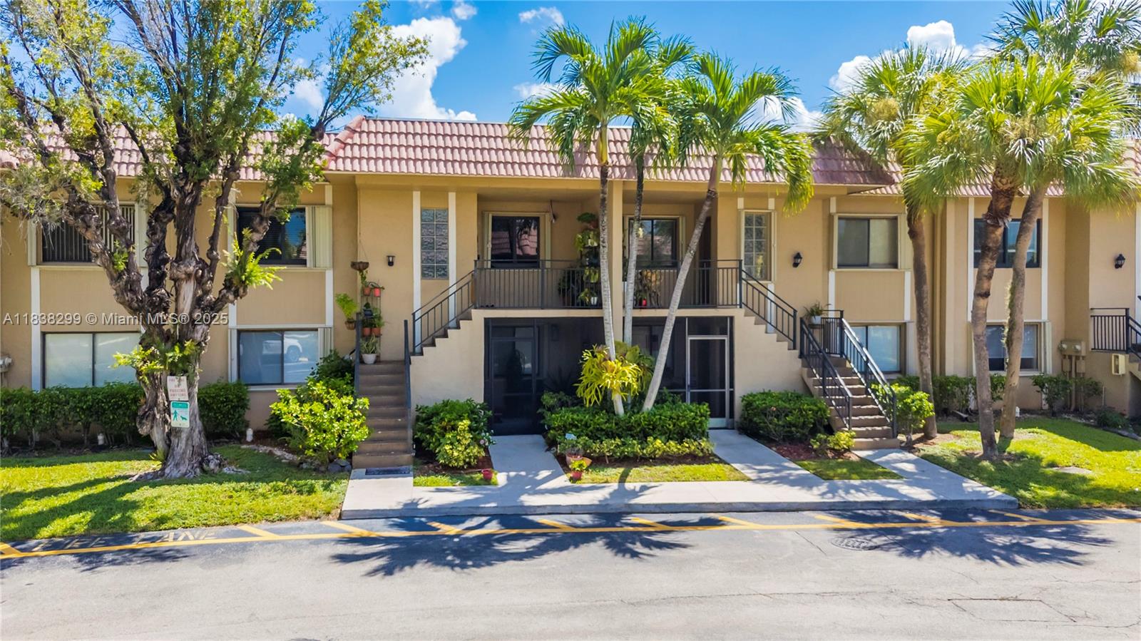 RACQUET CLUB APTS AT BONA - Residential