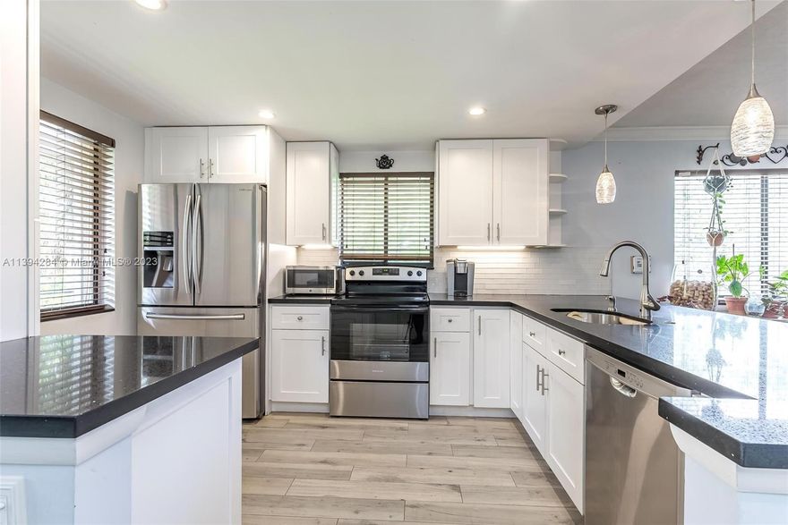 2 bedroom, 2 bath Condo located in the Racquet Club Apartments in Weston boasting a fantastic view of the community pool. Open and airy floor plan makes this one seem so much larger than it is! Large private screened balcony with a view a plus with this unit.