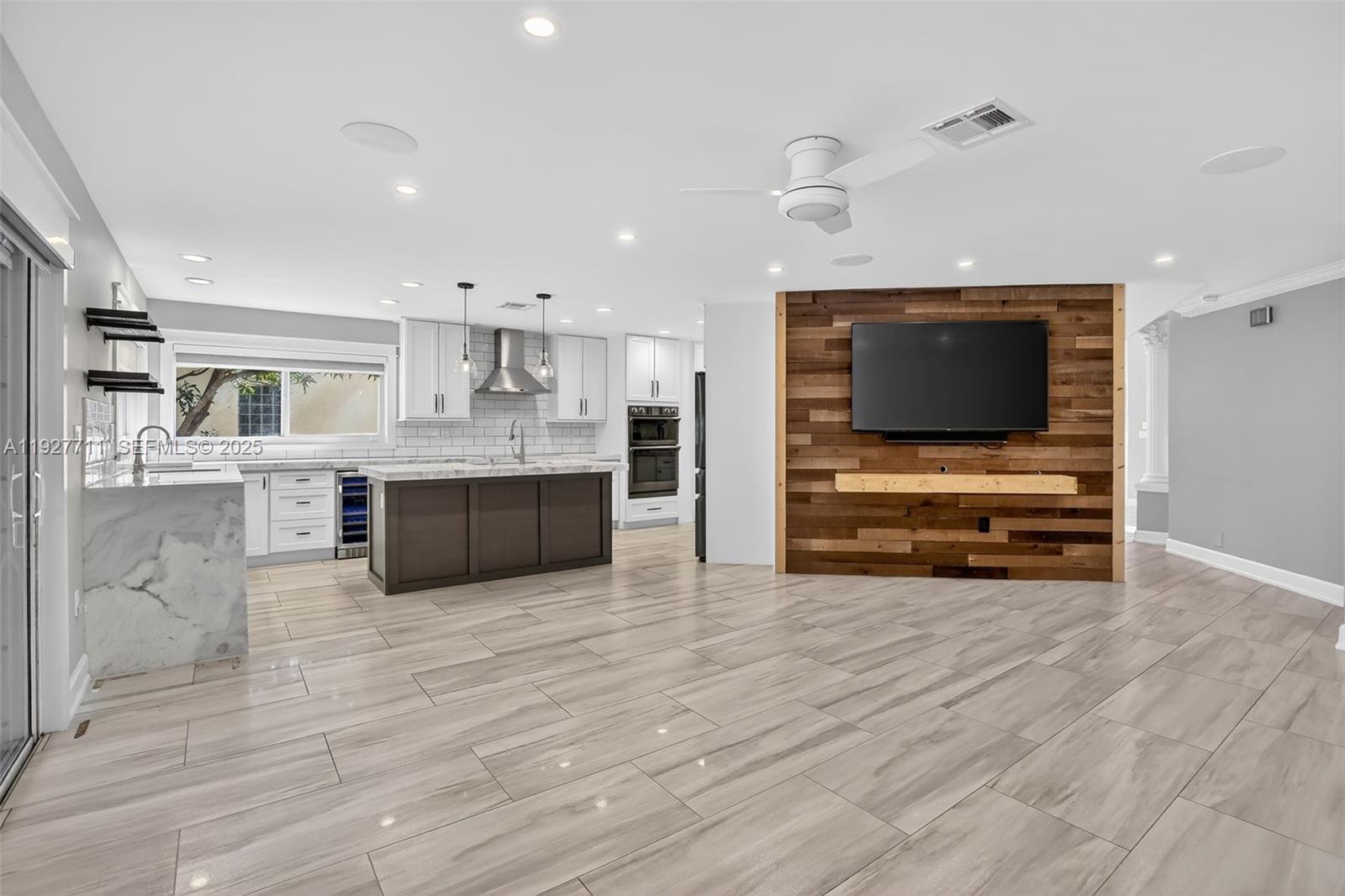 PEMBROKE ISLES 1 - Residential