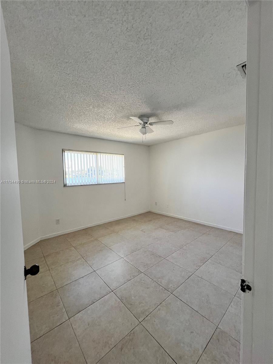 SUMMER LAKE - Residential Lease