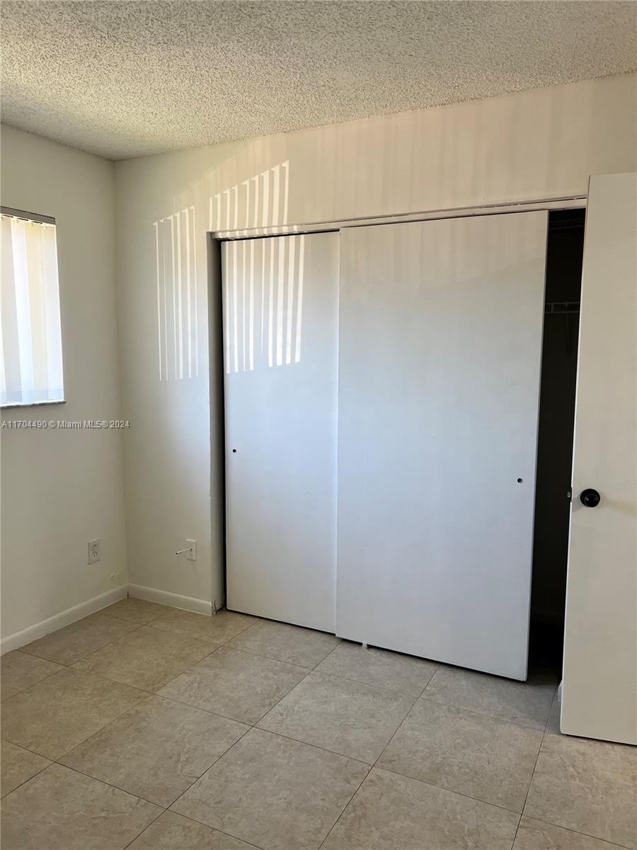 SUMMER LAKE - Residential Lease