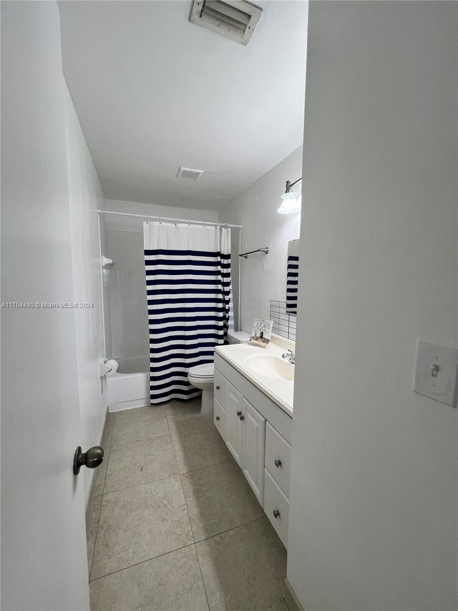 SUMMER LAKE - Residential Lease