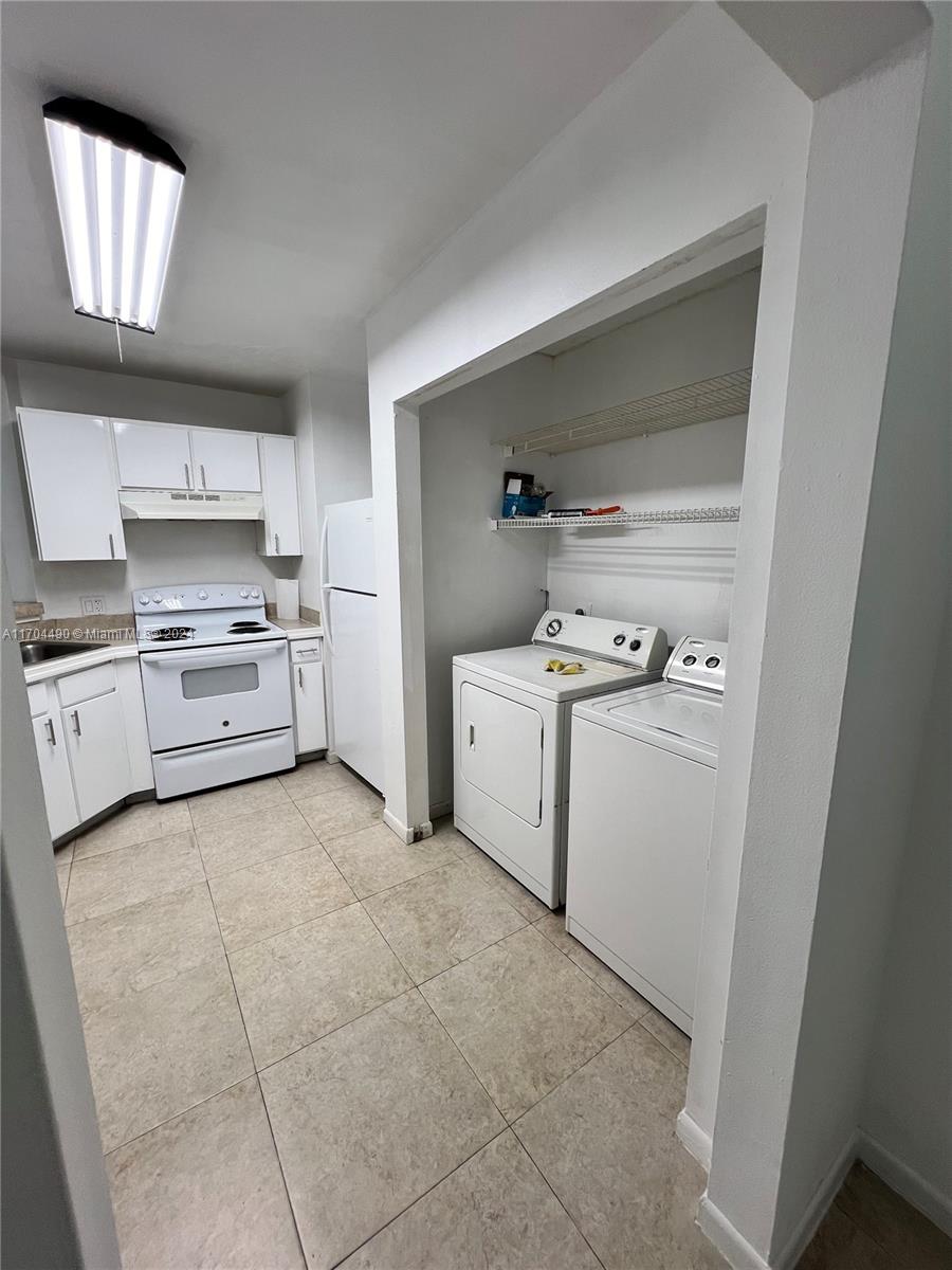 SUMMER LAKE - Residential Lease