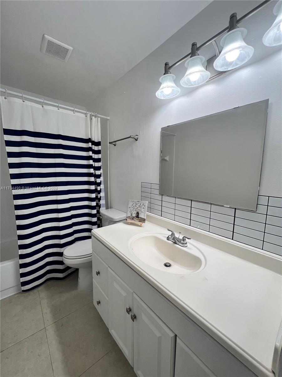 SUMMER LAKE - Residential Lease