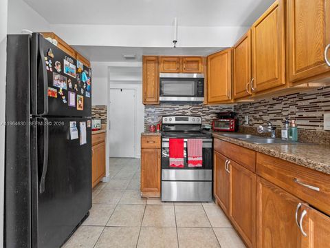 10641 SW 108th Ave 2E Miami FL 33176