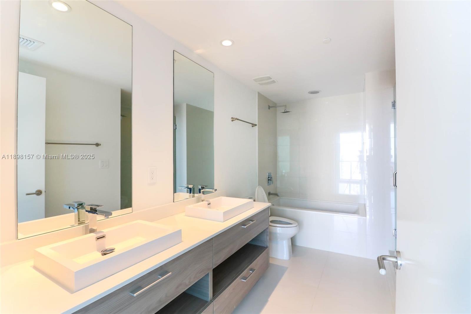 1300 S MIAMI AVENUE CONDO - Residential