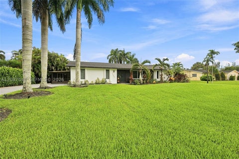 Photo of 13402 SW 29th St, Davie, FL 33330 (MLS # A12087043)