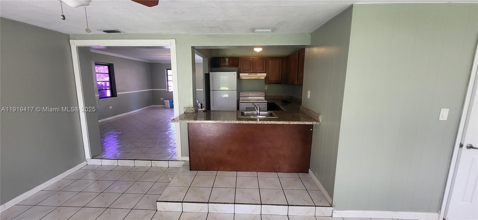 BISCAYNE HIGHLANDS - Residential Lease