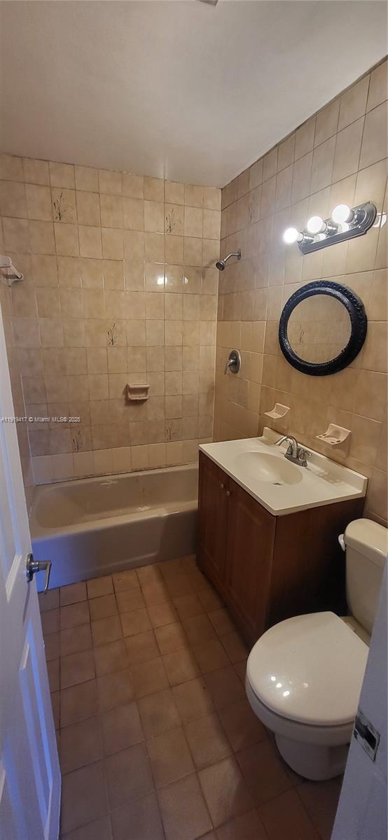 BISCAYNE HIGHLANDS - Residential Lease